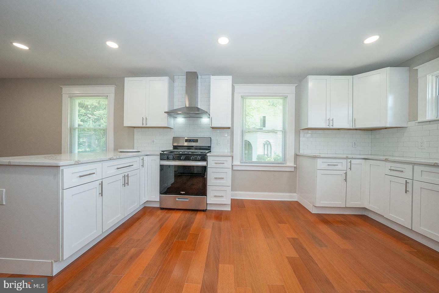 556 Shoemaker Rd