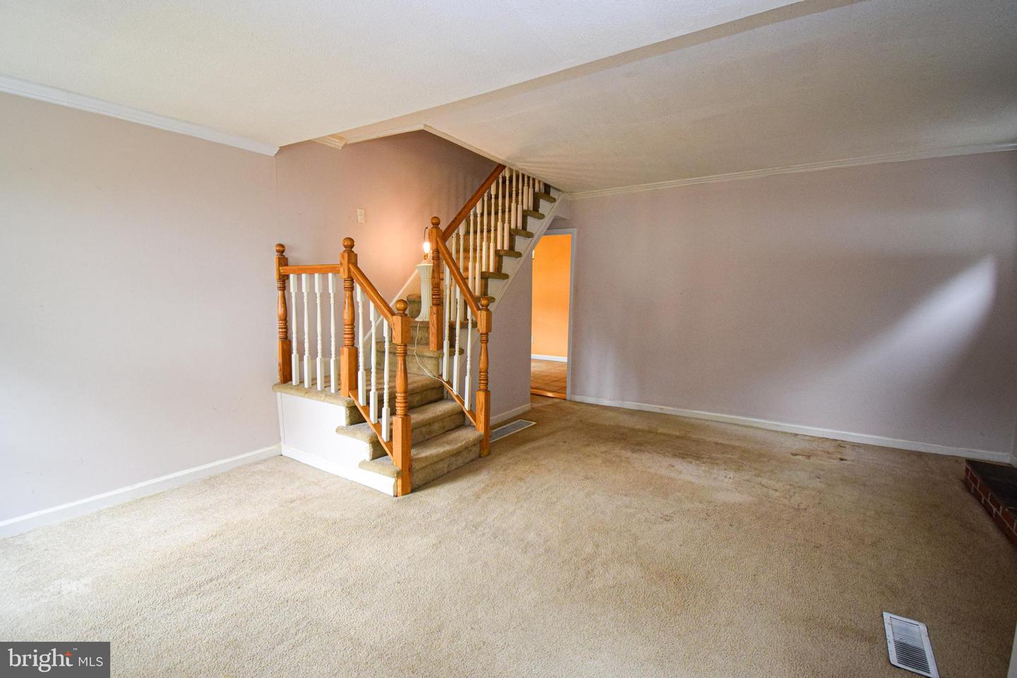 1045 Ryans Cir