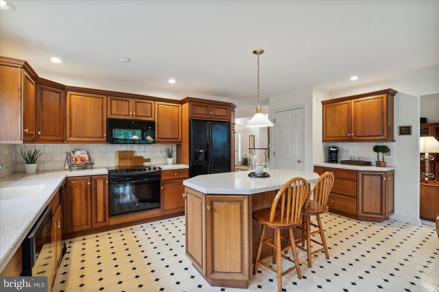 2011 Deer Ridge Dr