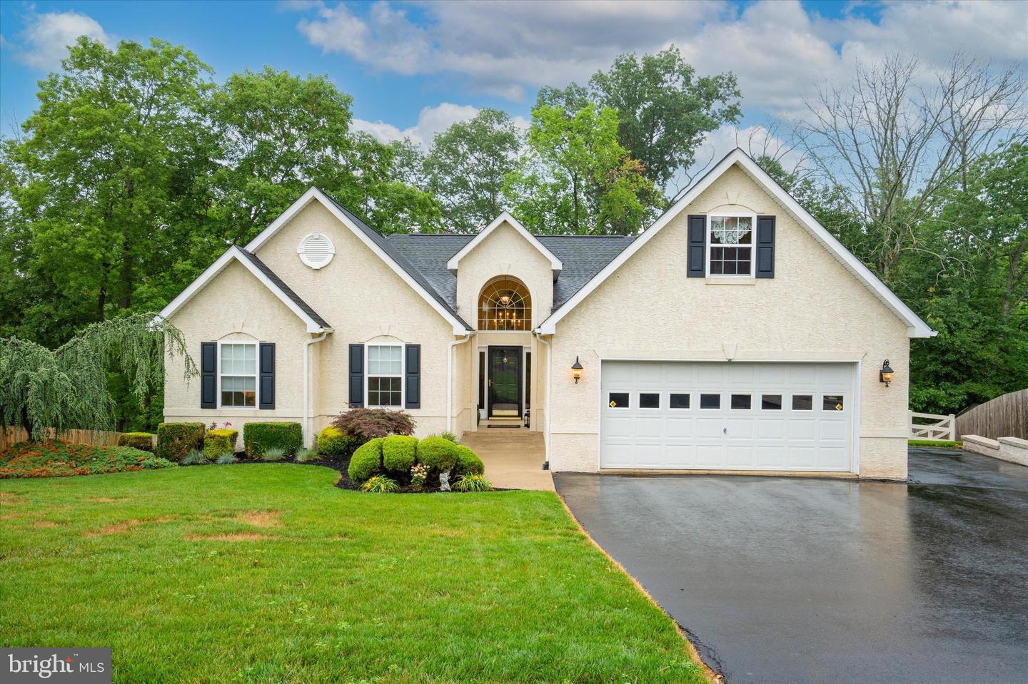 2011 Deer Ridge Dr