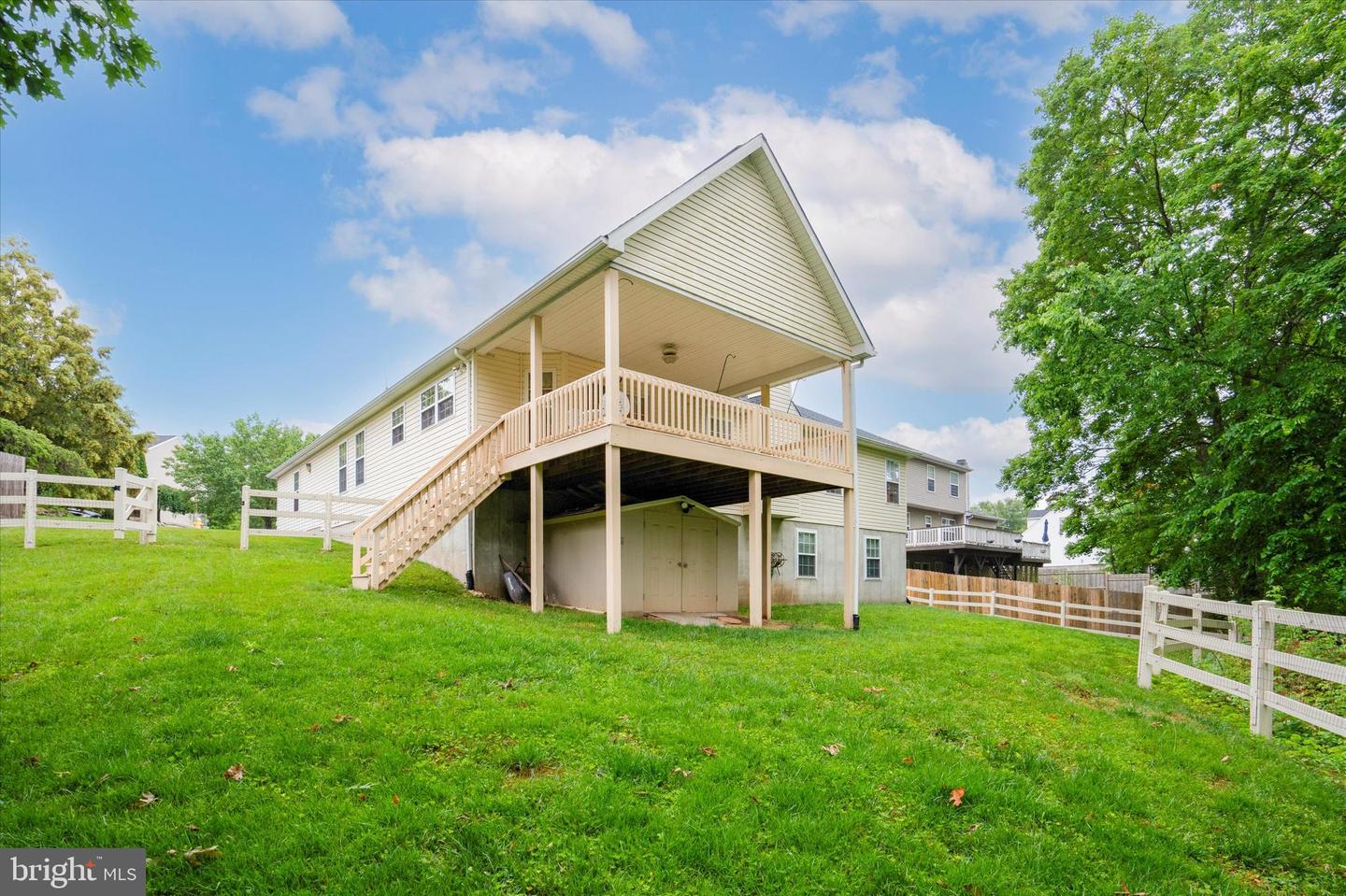 2011 Deer Ridge Dr