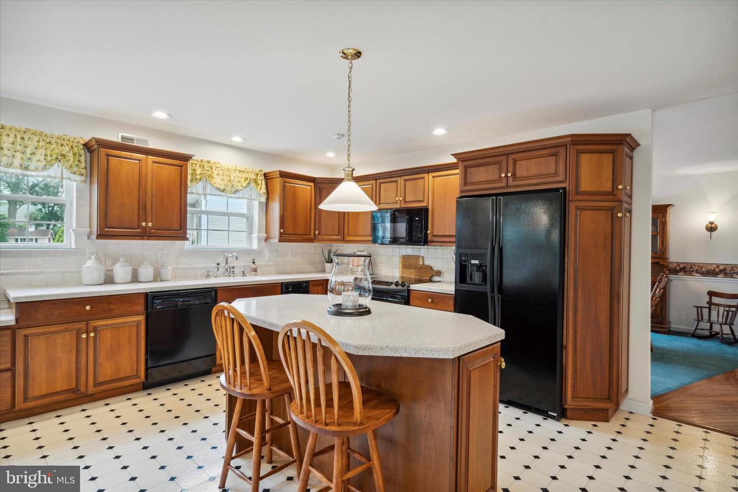 2011 Deer Ridge Dr