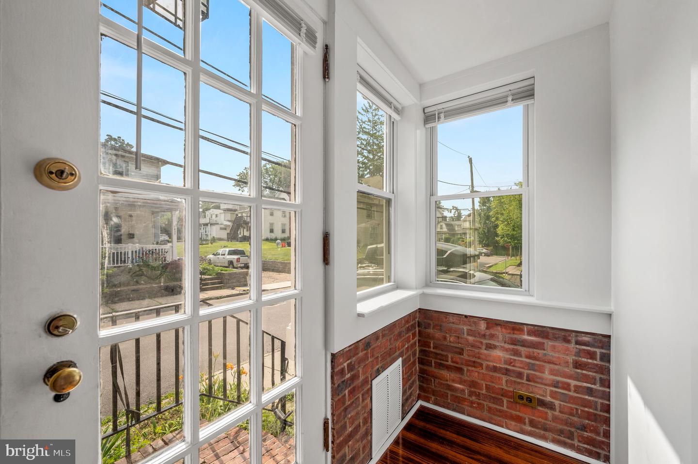 401 Linden St