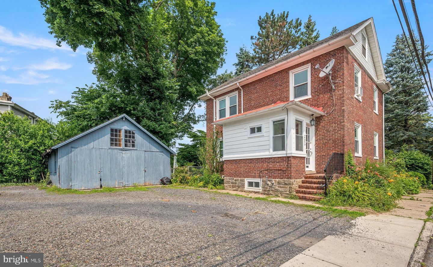 401 Linden St