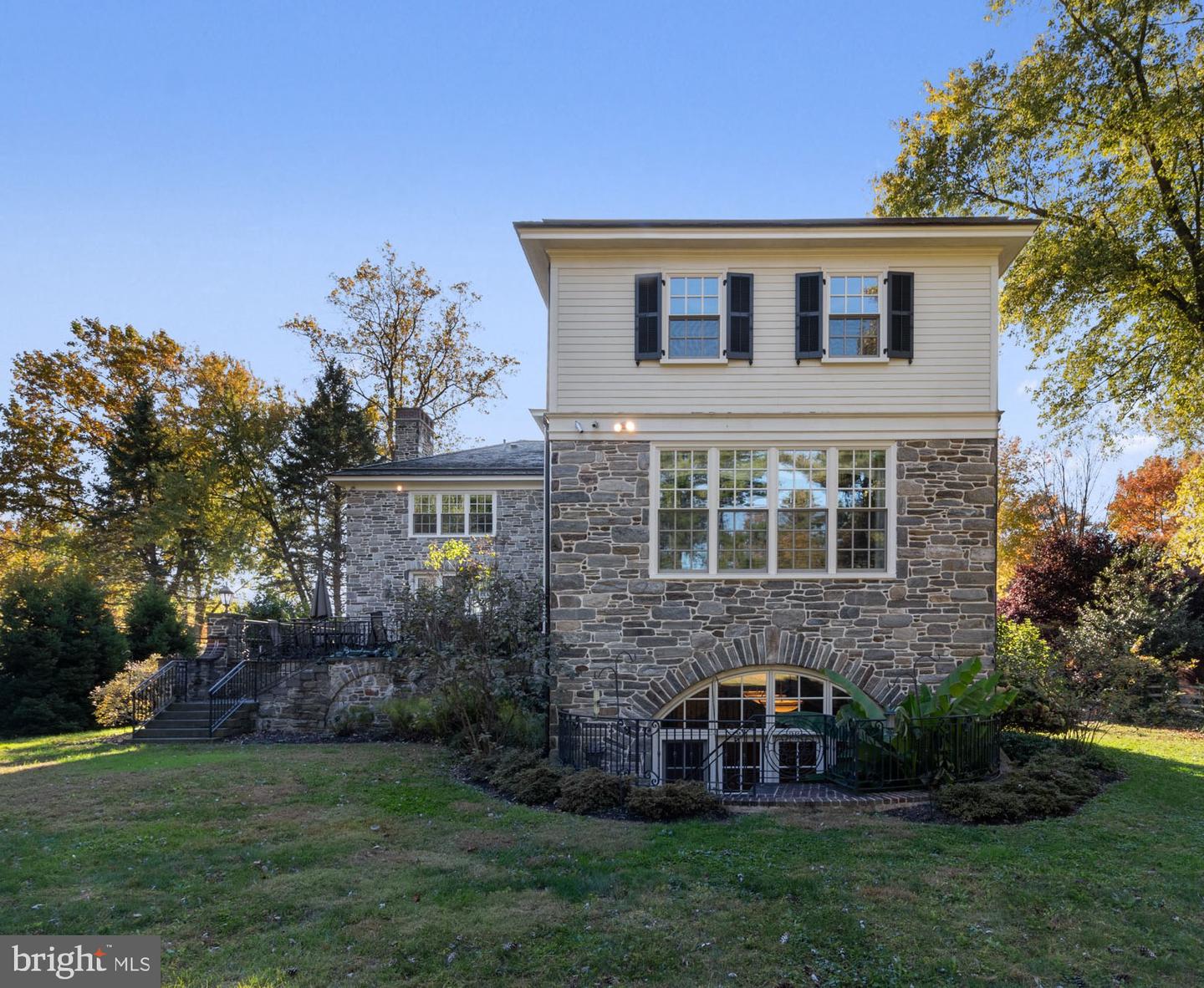 1911 Stone Ridge Ln