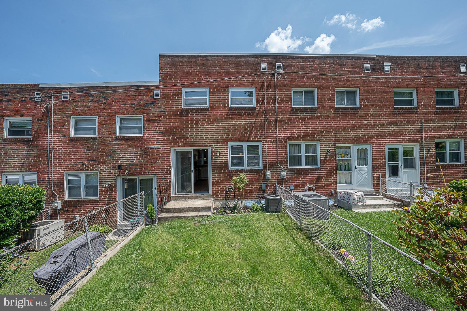614 E Basin St