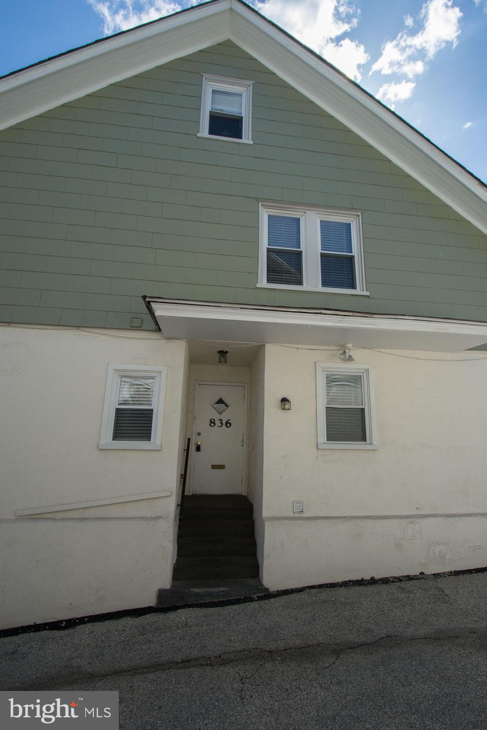 836 Montgomery Ave
