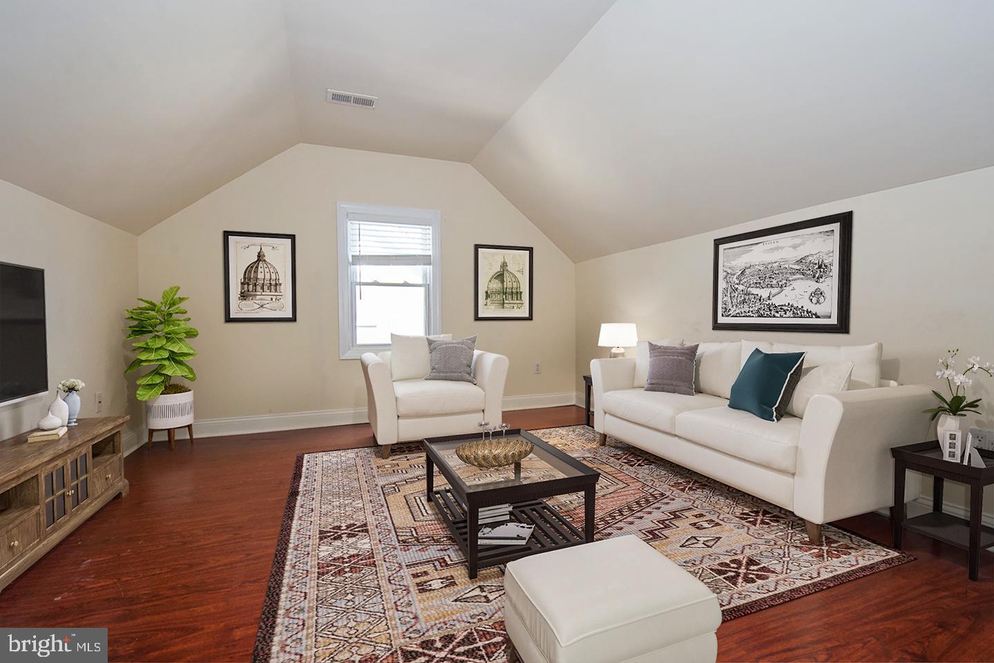 836 Montgomery Ave
