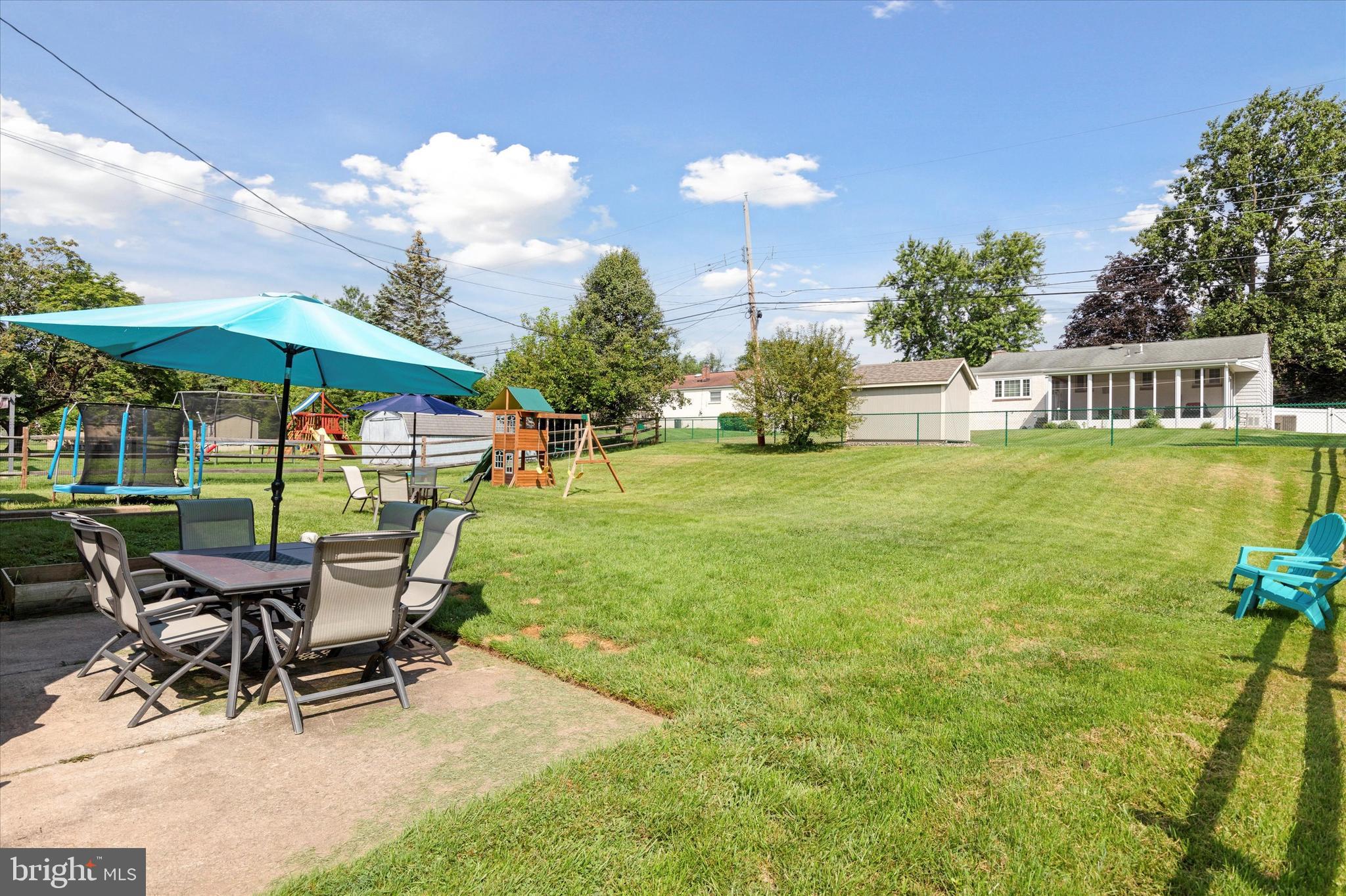 3121 Shirlene Rd