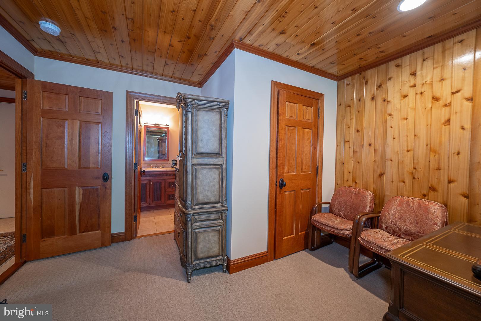 1655 Oakwood Dr #N402