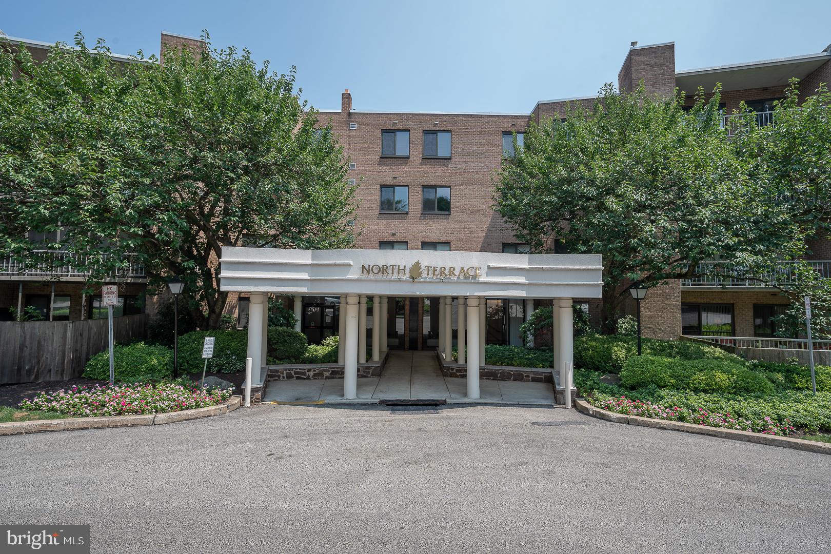 1655 Oakwood Dr #N402