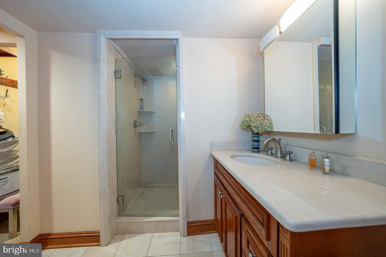 1655 Oakwood Dr #N402