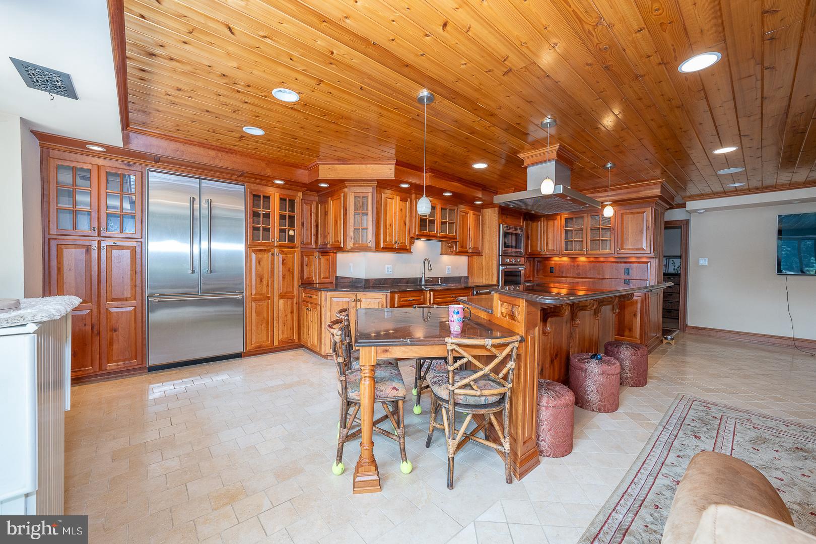 1655 Oakwood Dr #N402