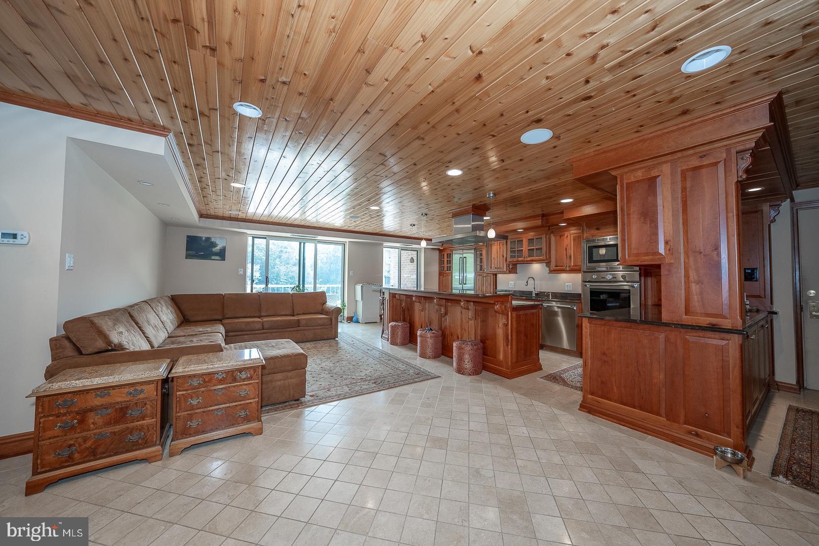 1655 Oakwood Dr #N402