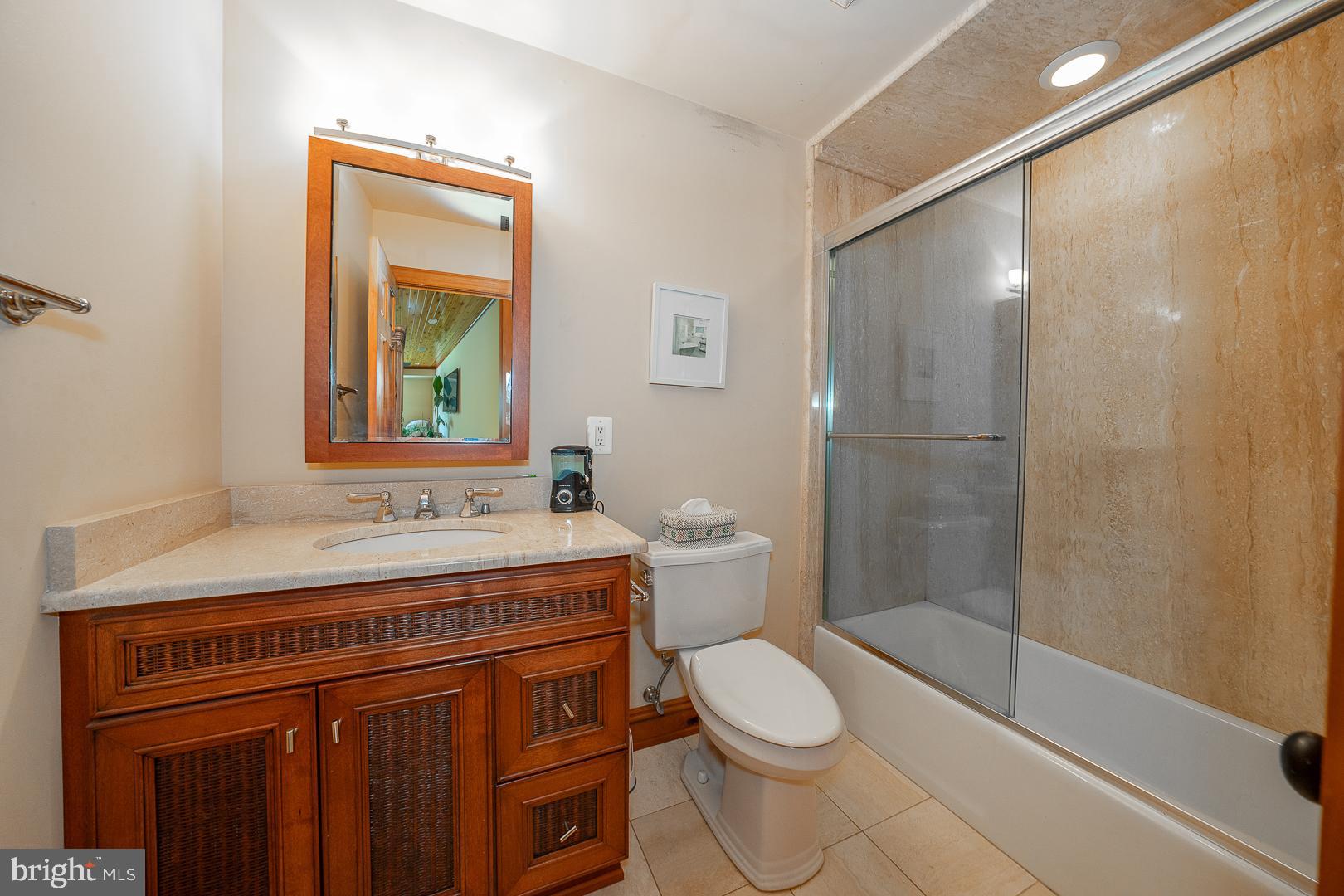 1655 Oakwood Dr #N402