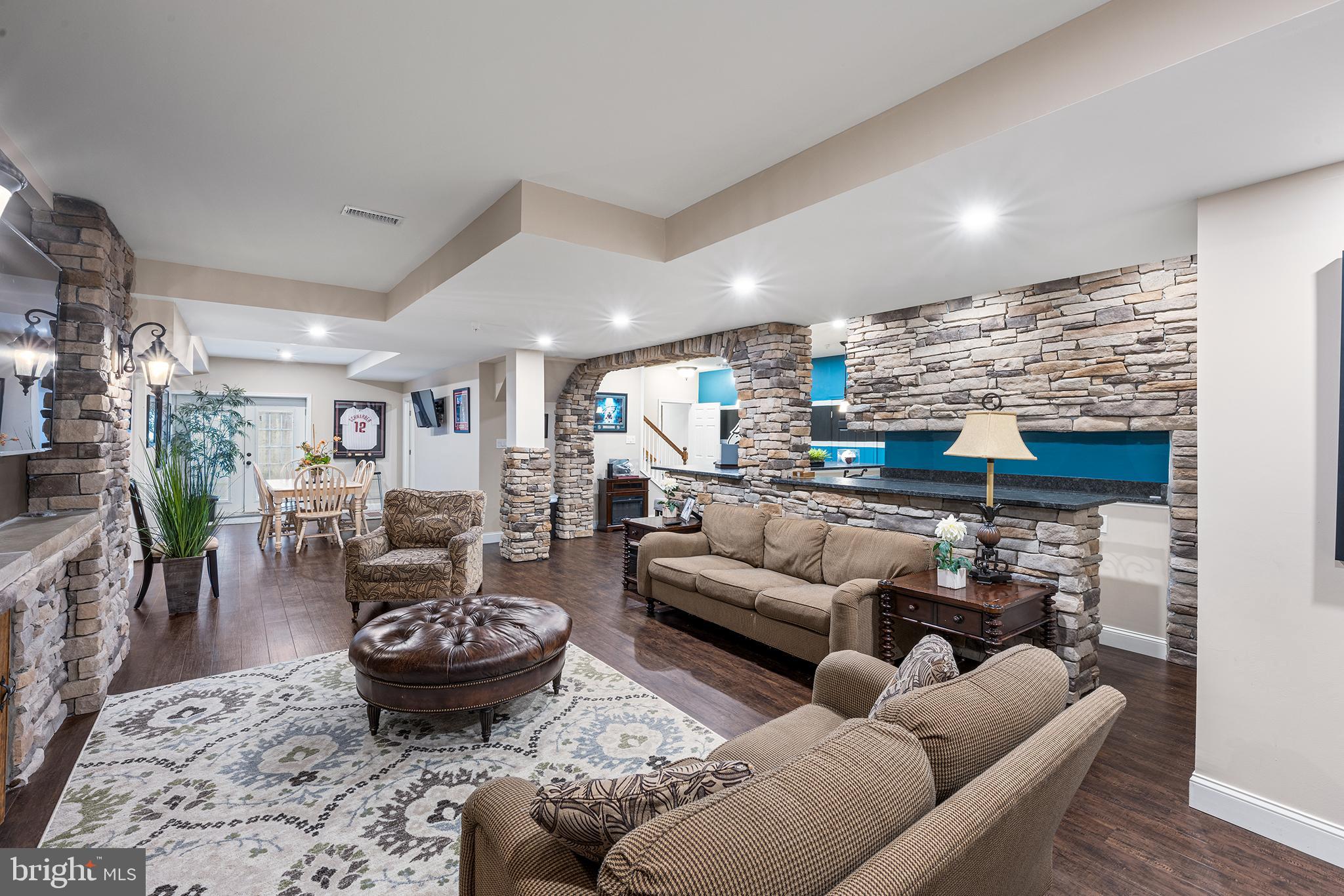 446 Hillside Rd