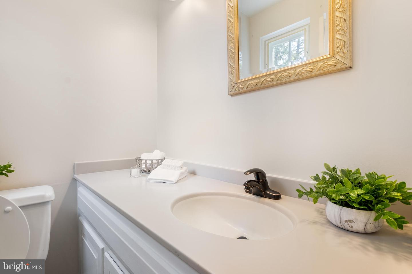 439 N Ithan Dr