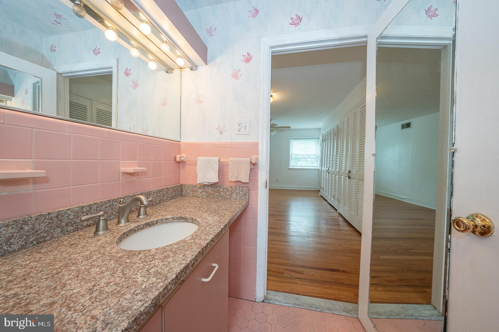 623 Greythorne Rd