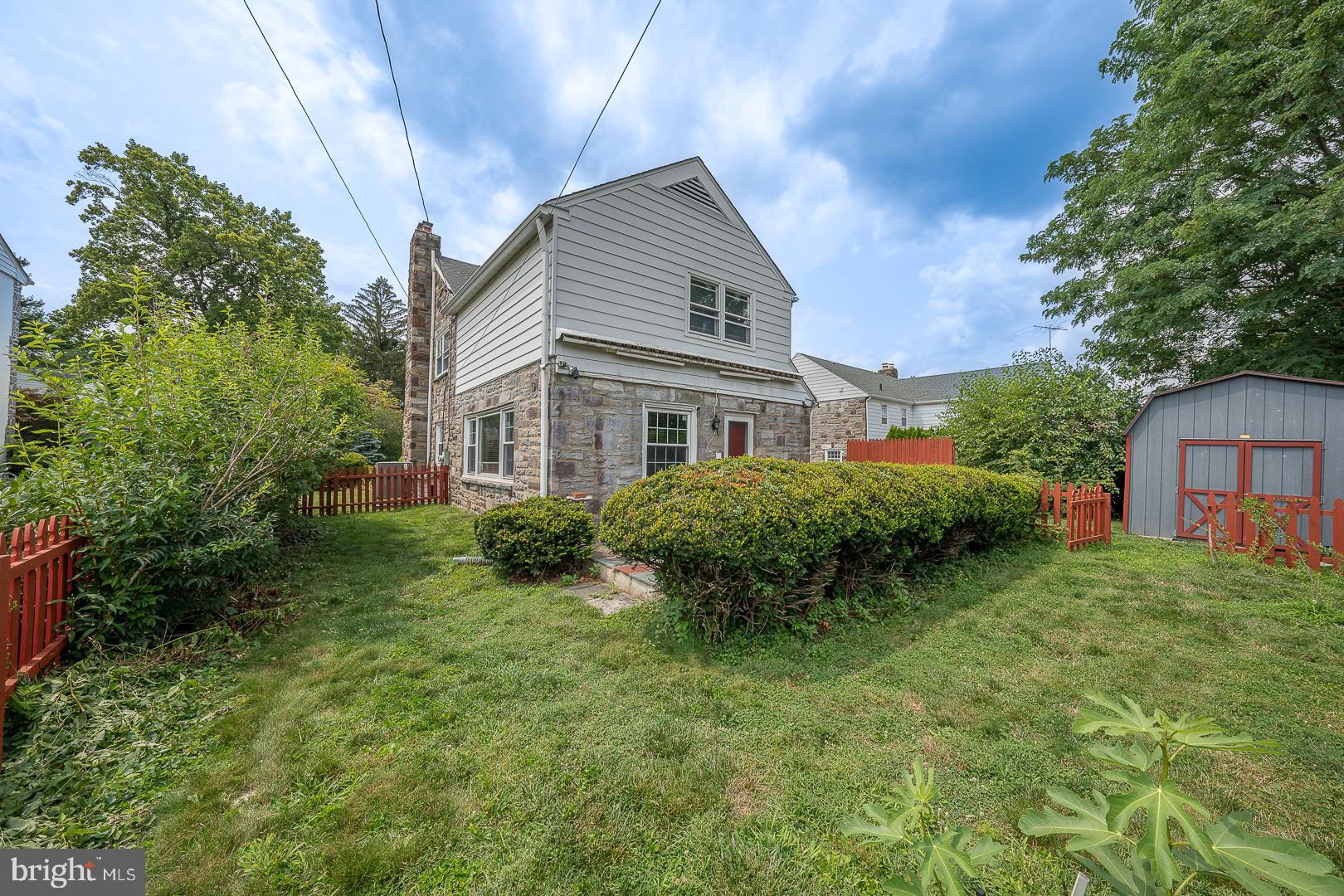 623 Greythorne Rd