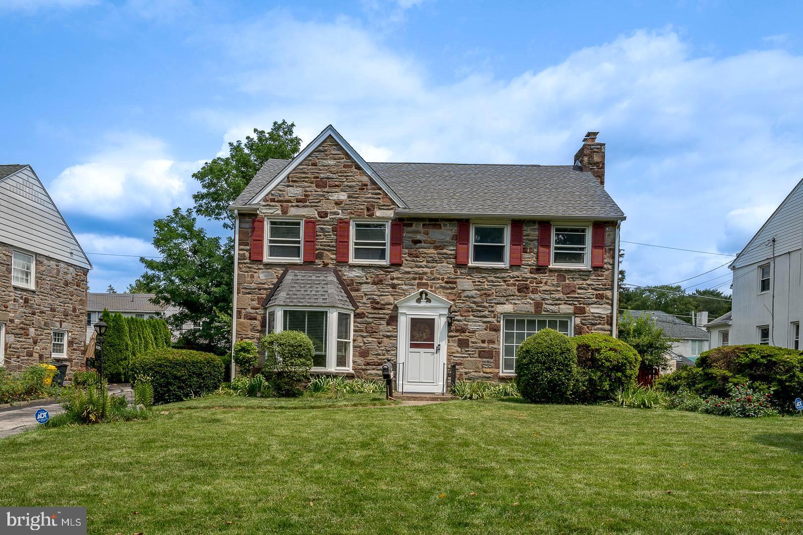 623 Greythorne Rd