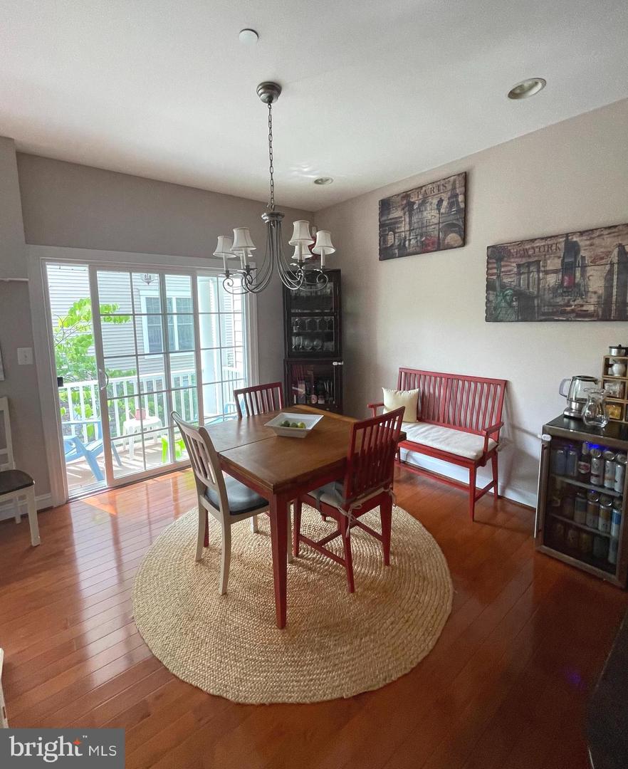 202 Cobblestone Dr