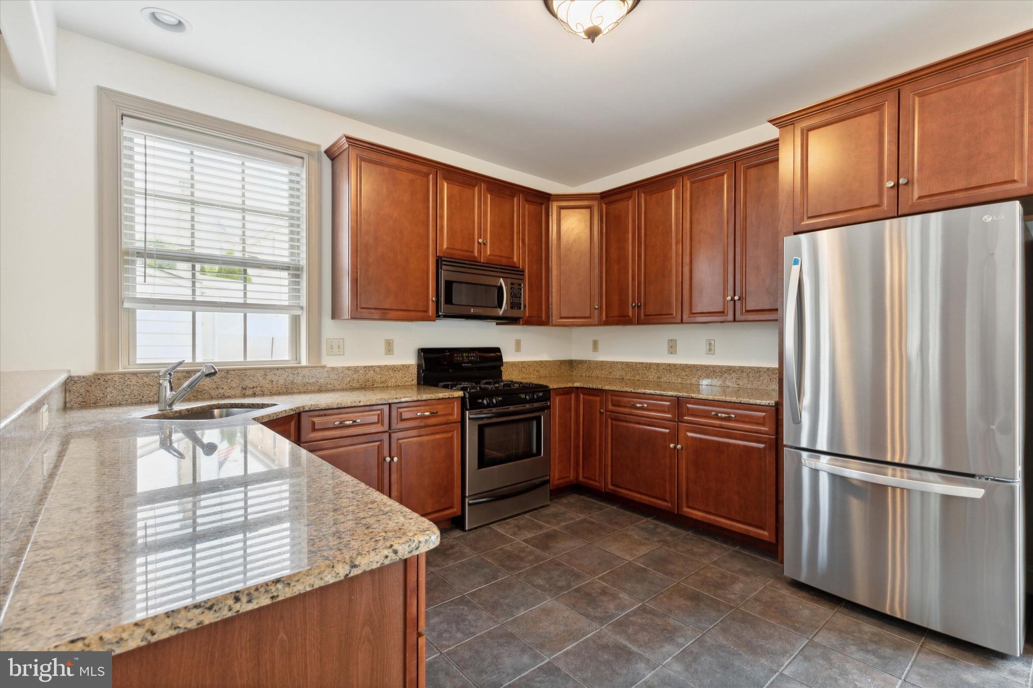510 E Hector St