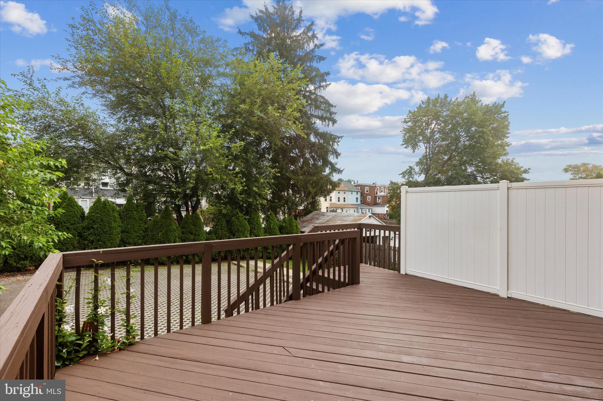 510 E Hector St