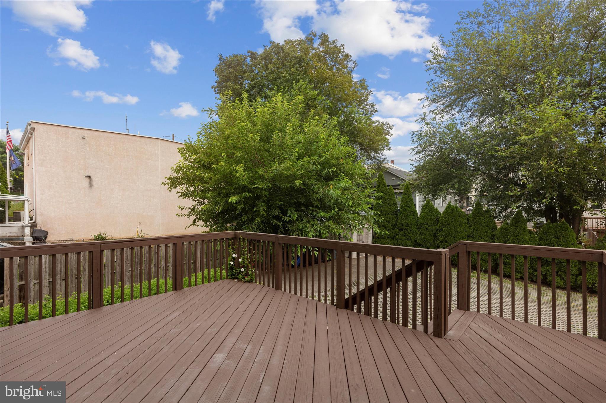 510 E Hector St