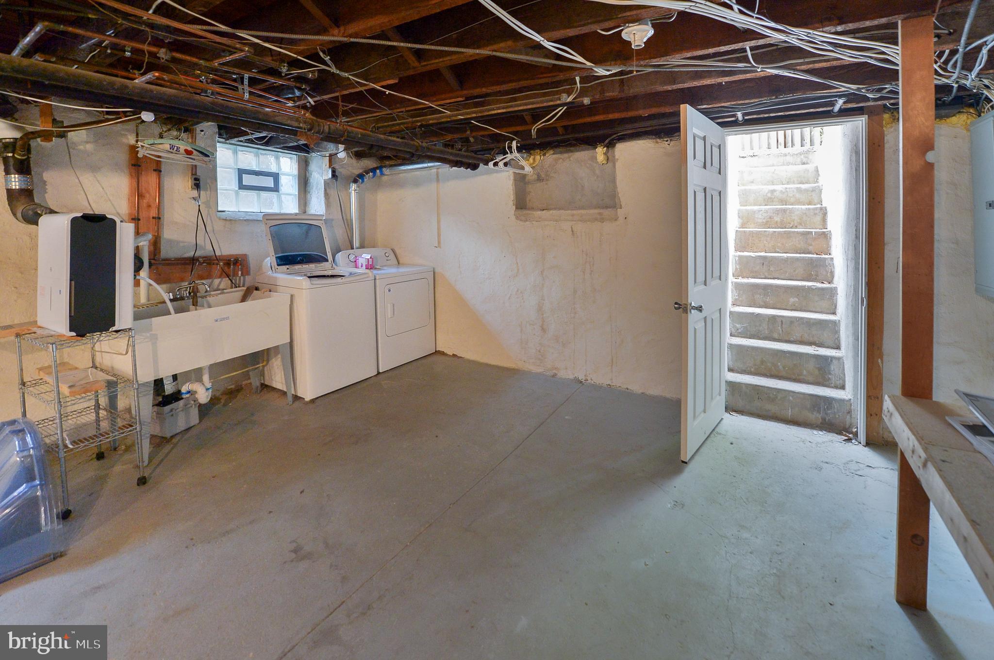 211 Lantwyn Ln