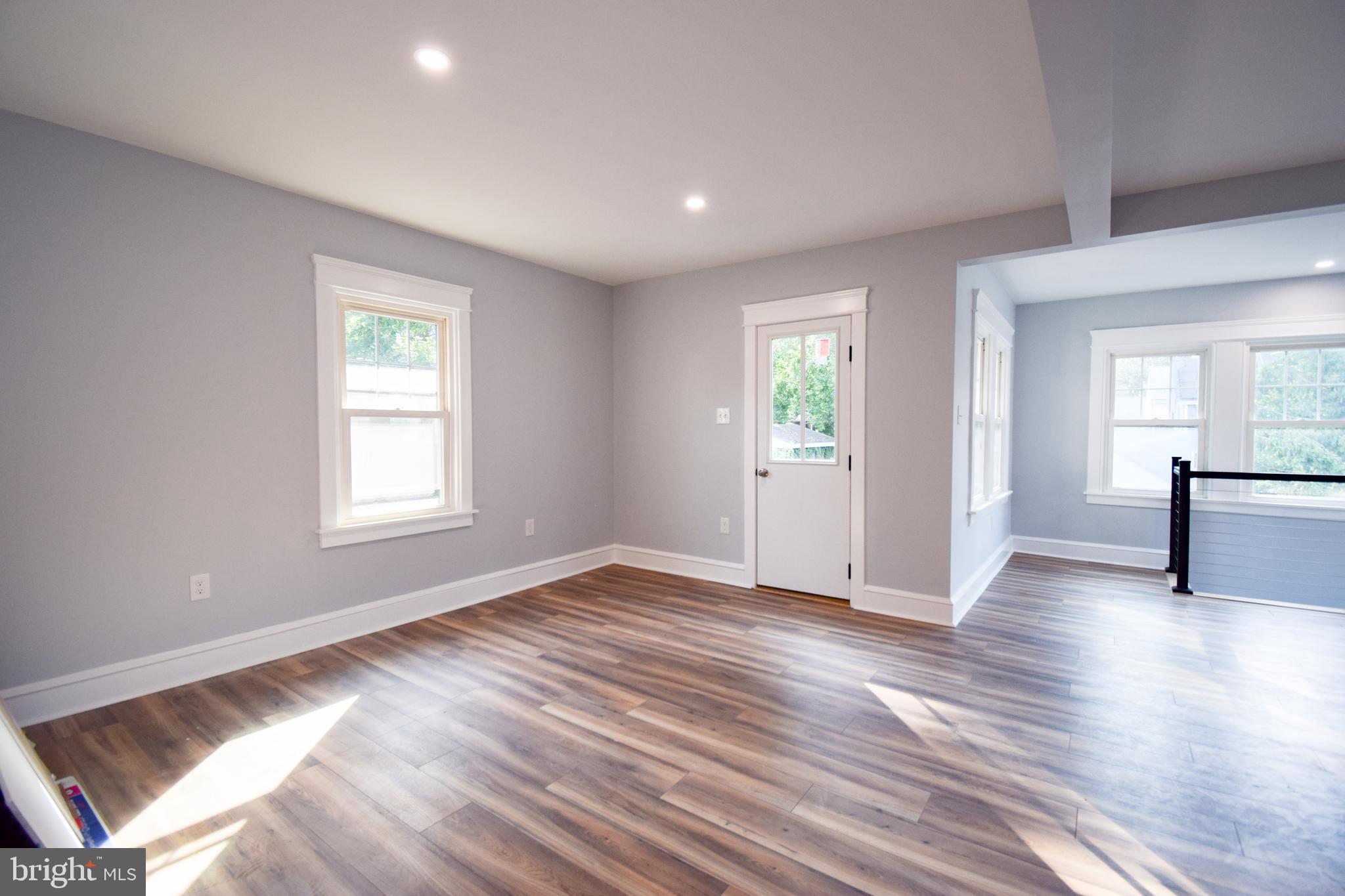 352 N Easton Rd