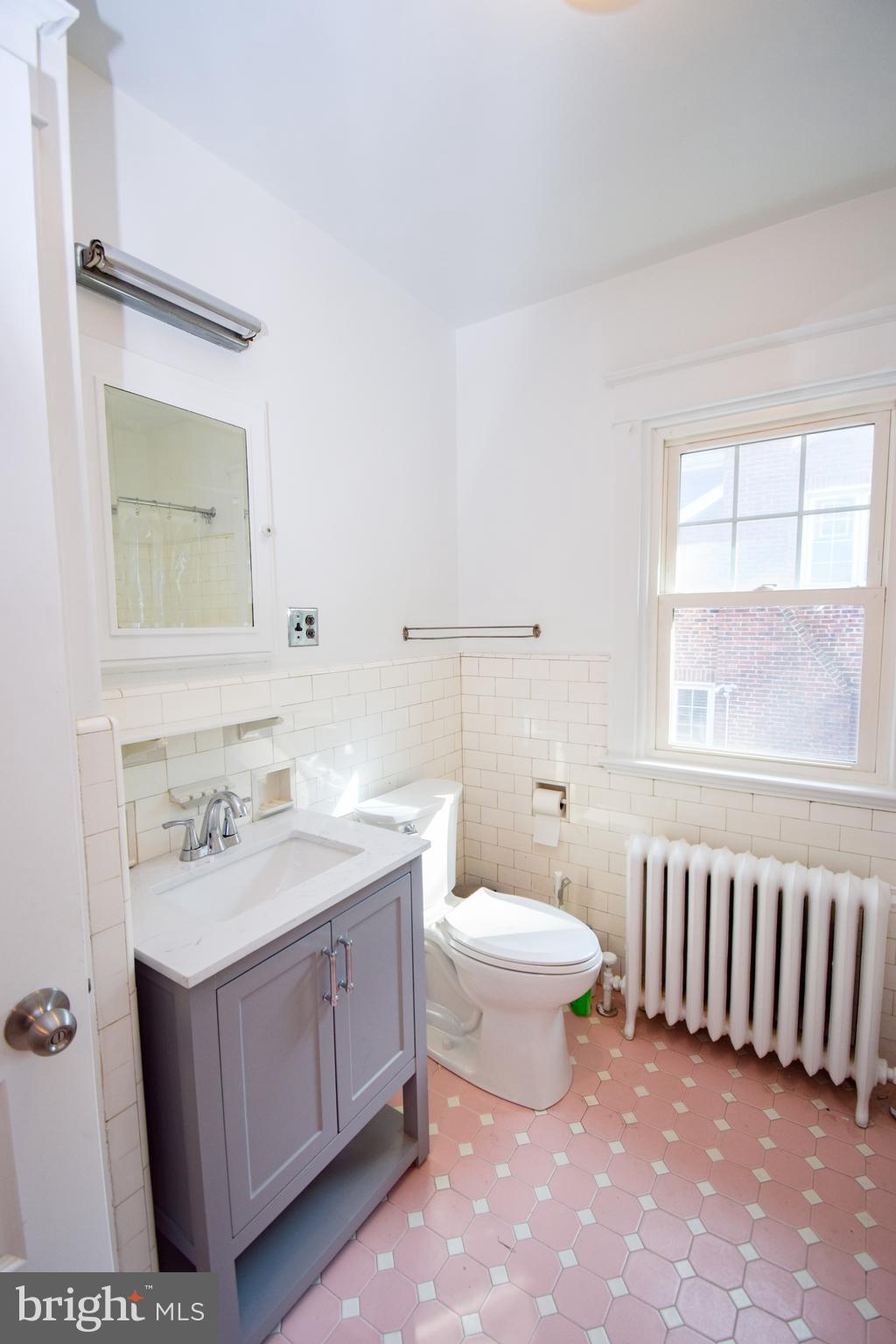 352 N Easton Rd