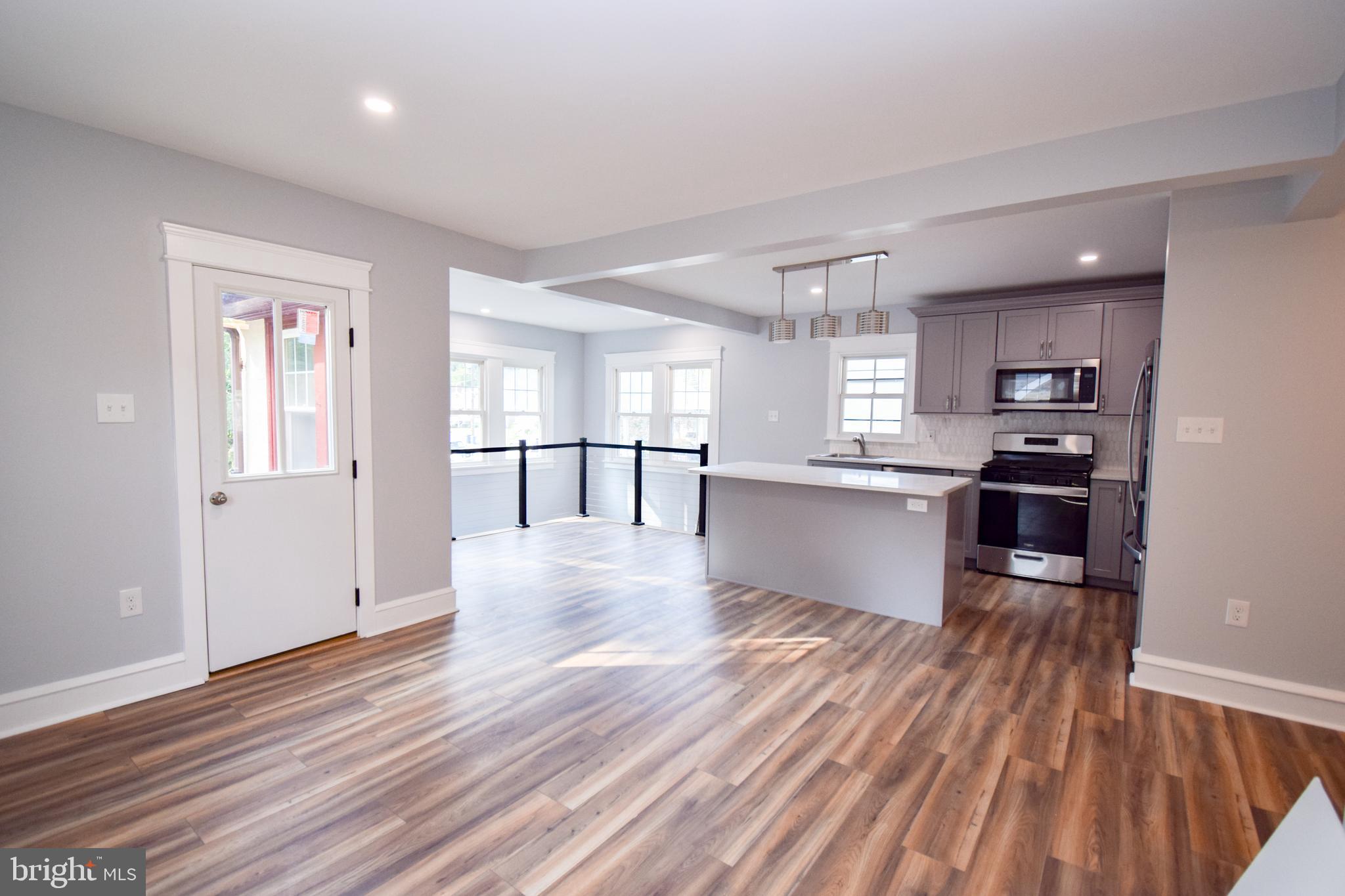 352 N Easton Rd
