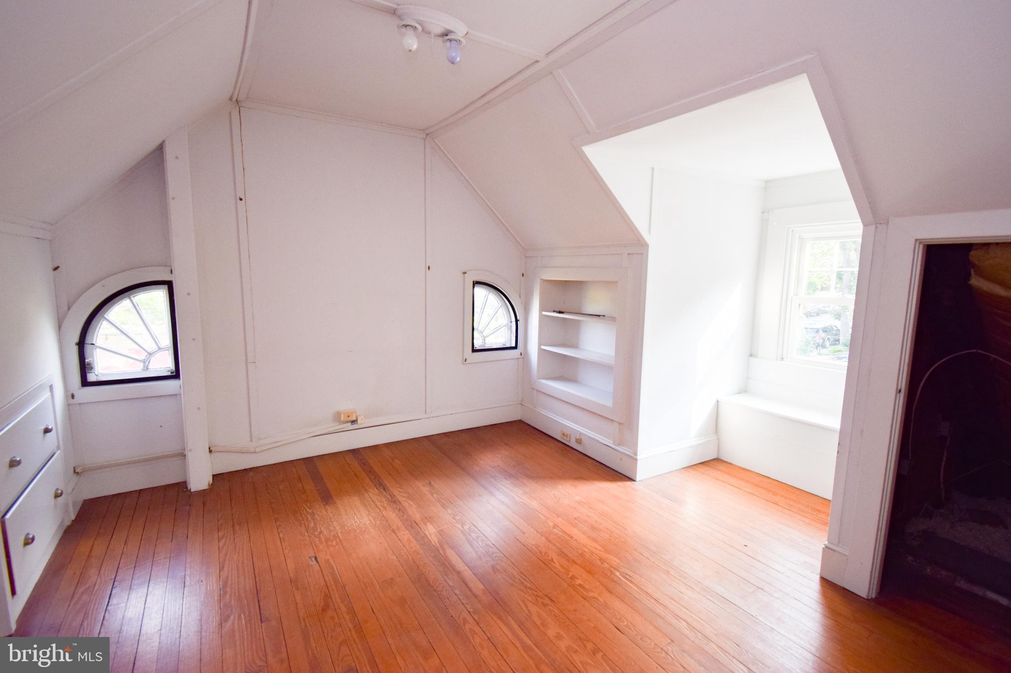 352 N Easton Rd