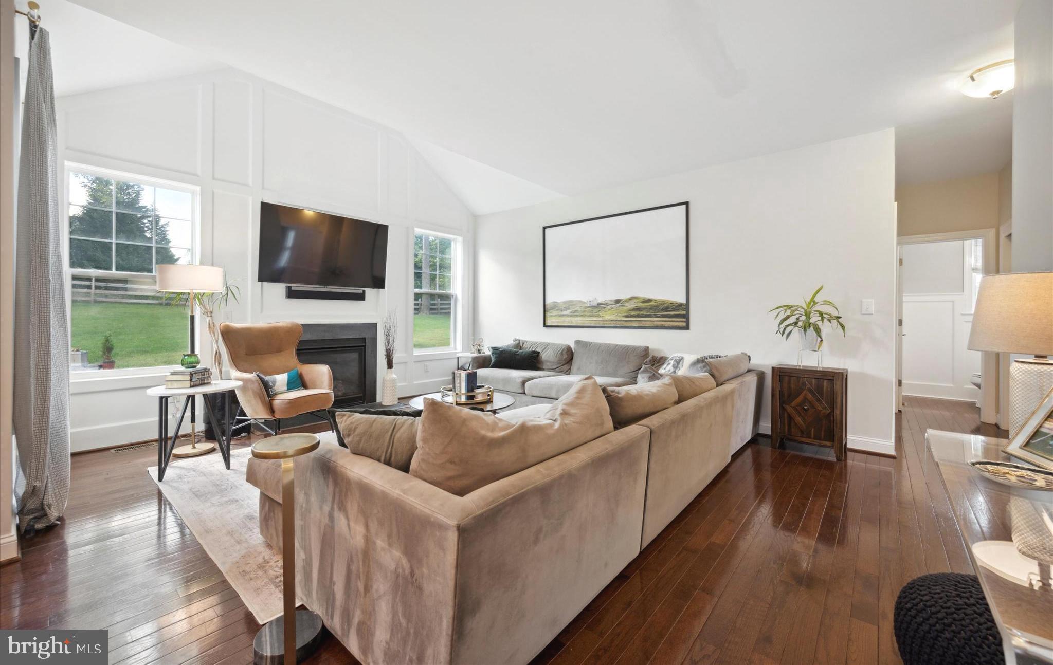 3802 Lucia Ln