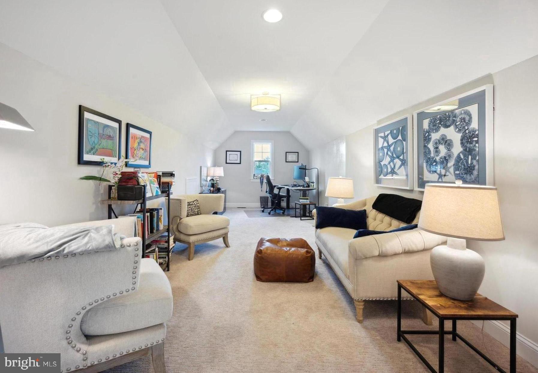 3802 Lucia Ln