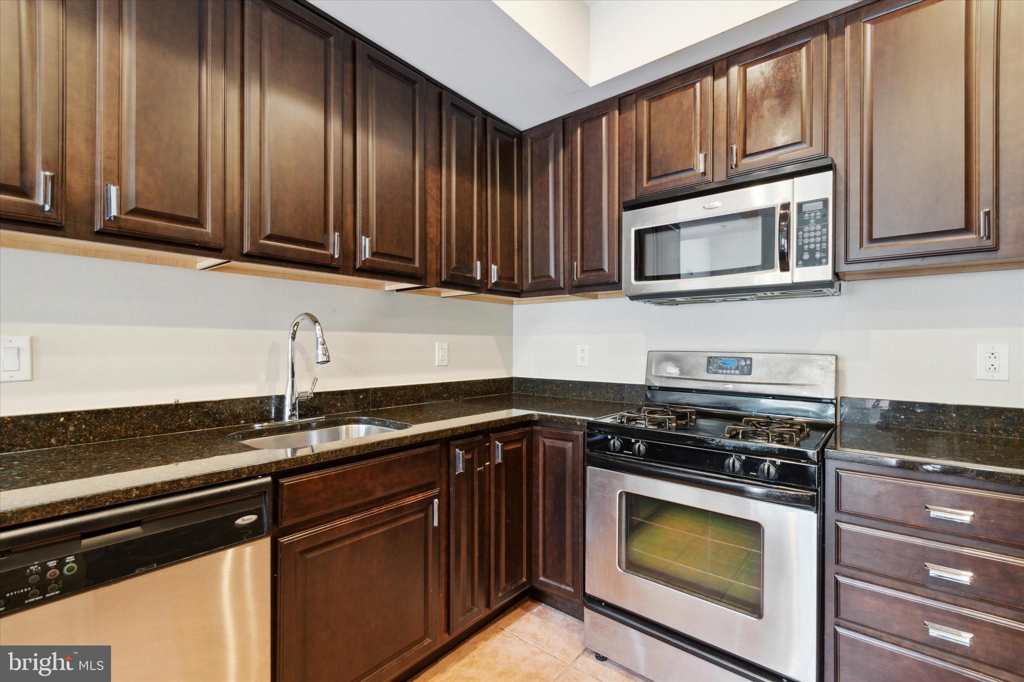 426 W Laurel Ave #8
