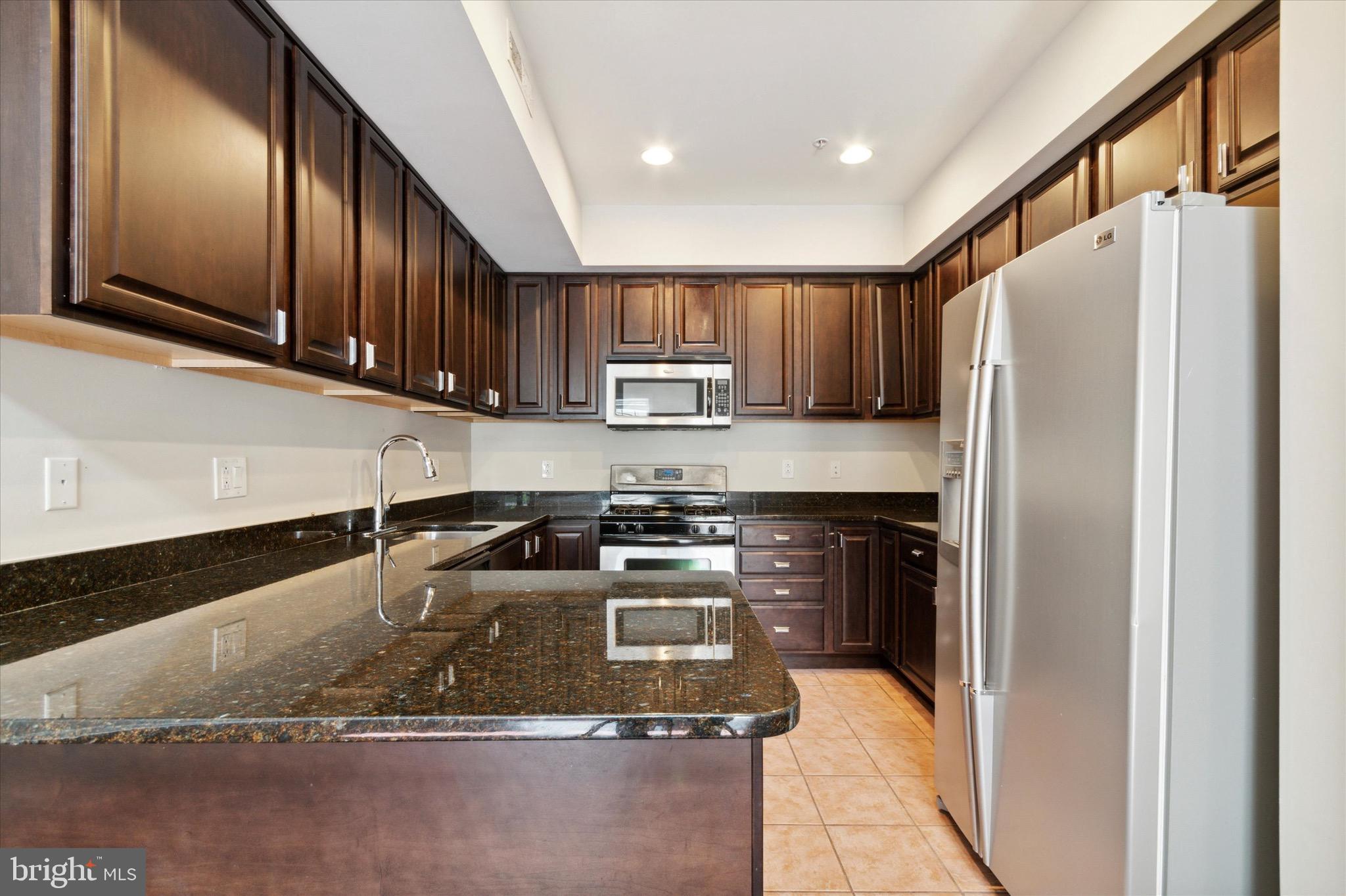 426 W Laurel Ave #8