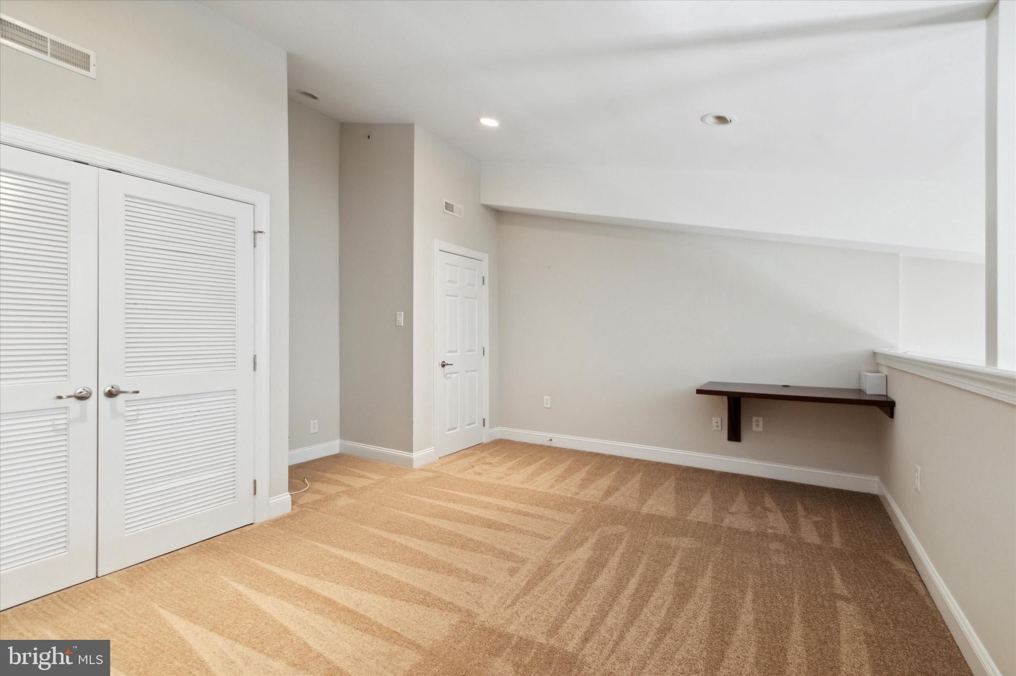 426 W Laurel Ave #8