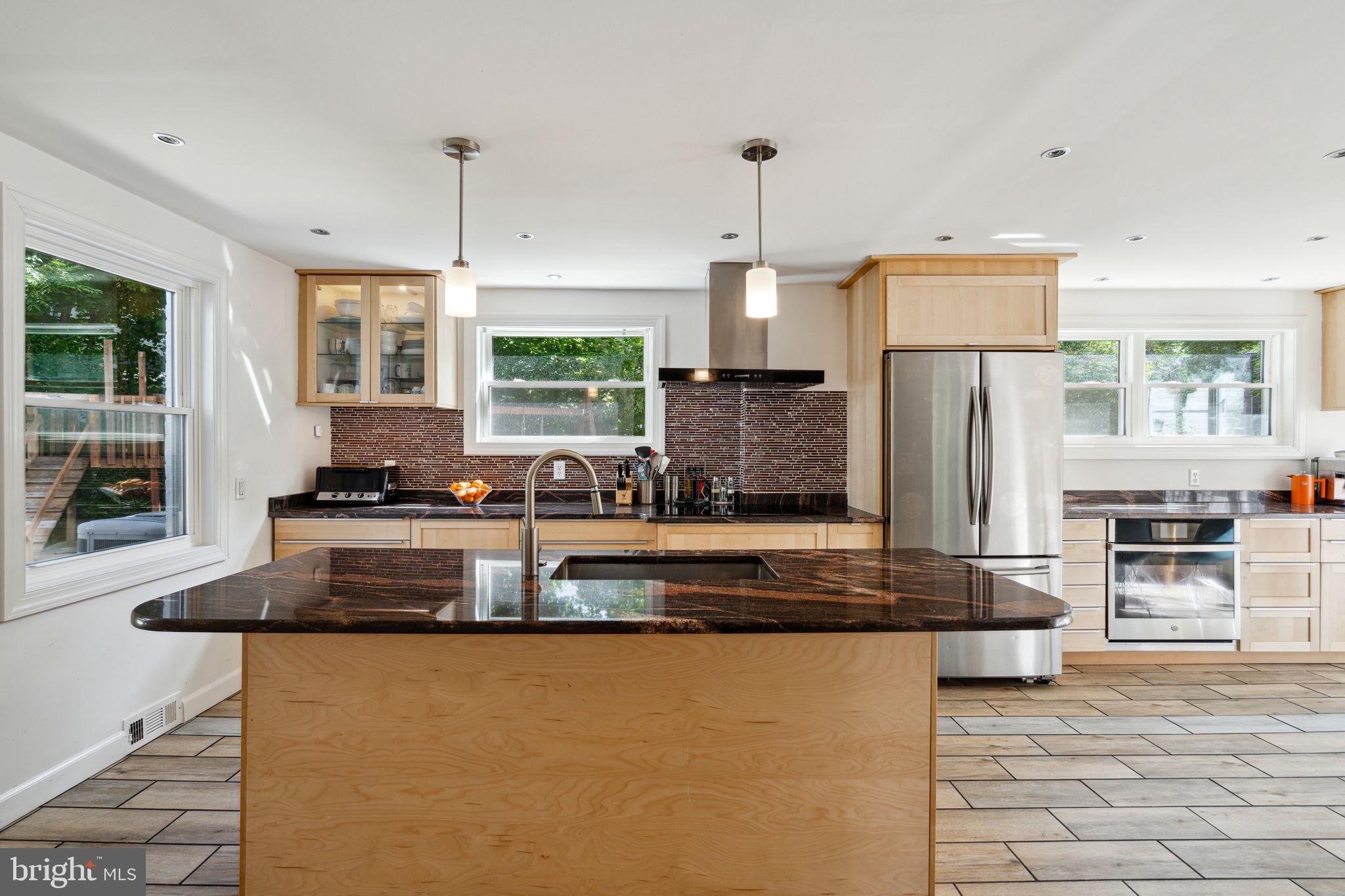 315 Gypsy Ln