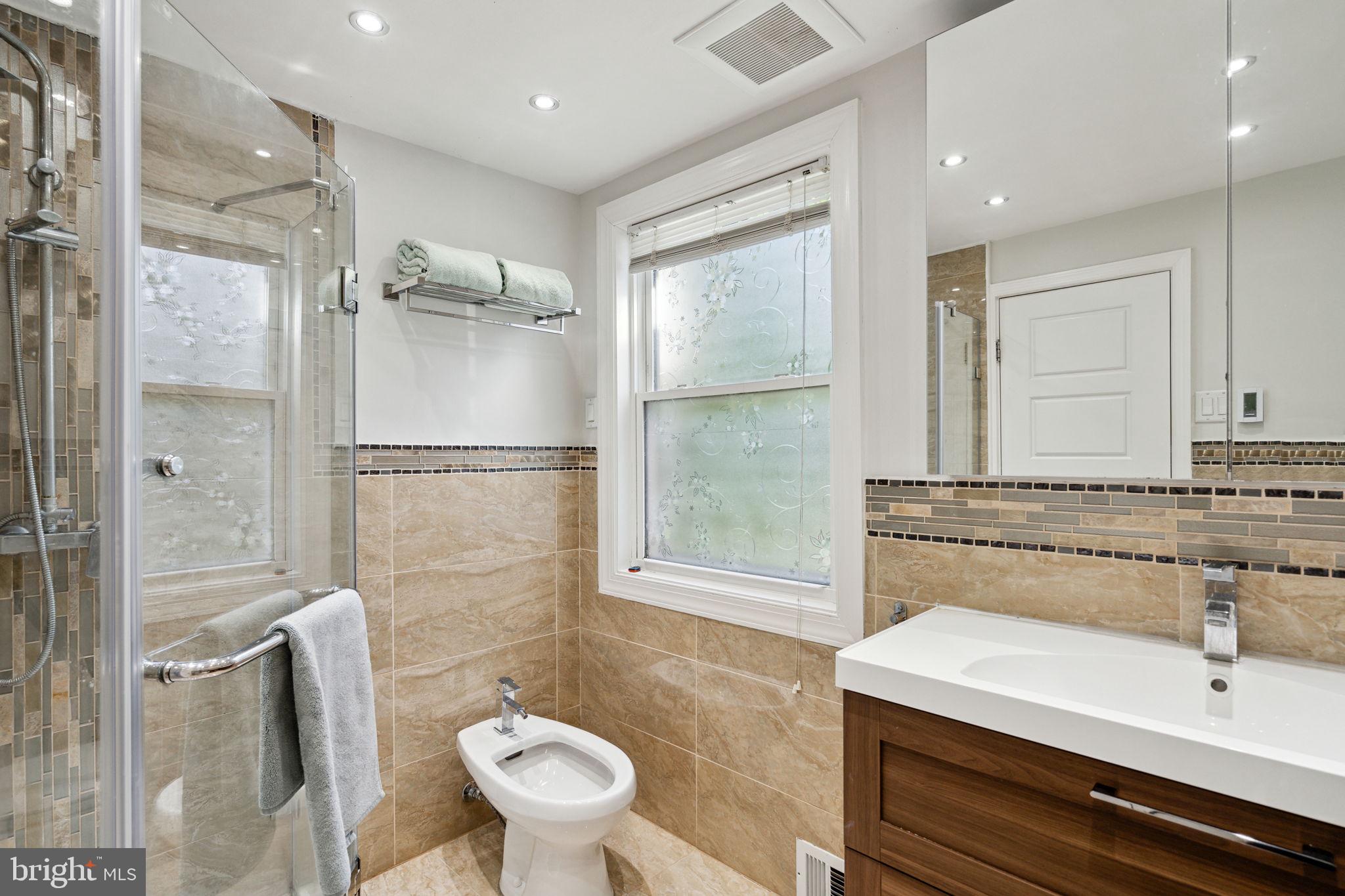 315 Gypsy Ln