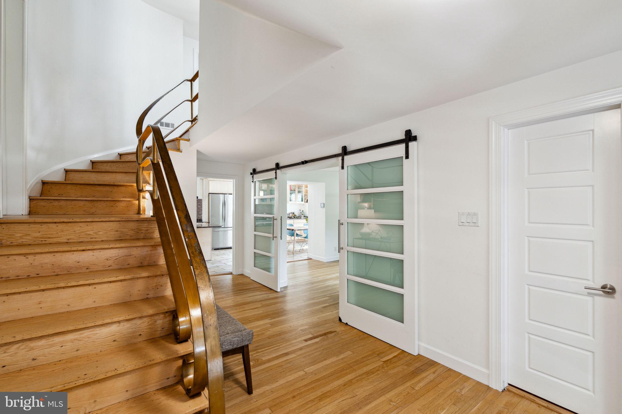 315 Gypsy Ln