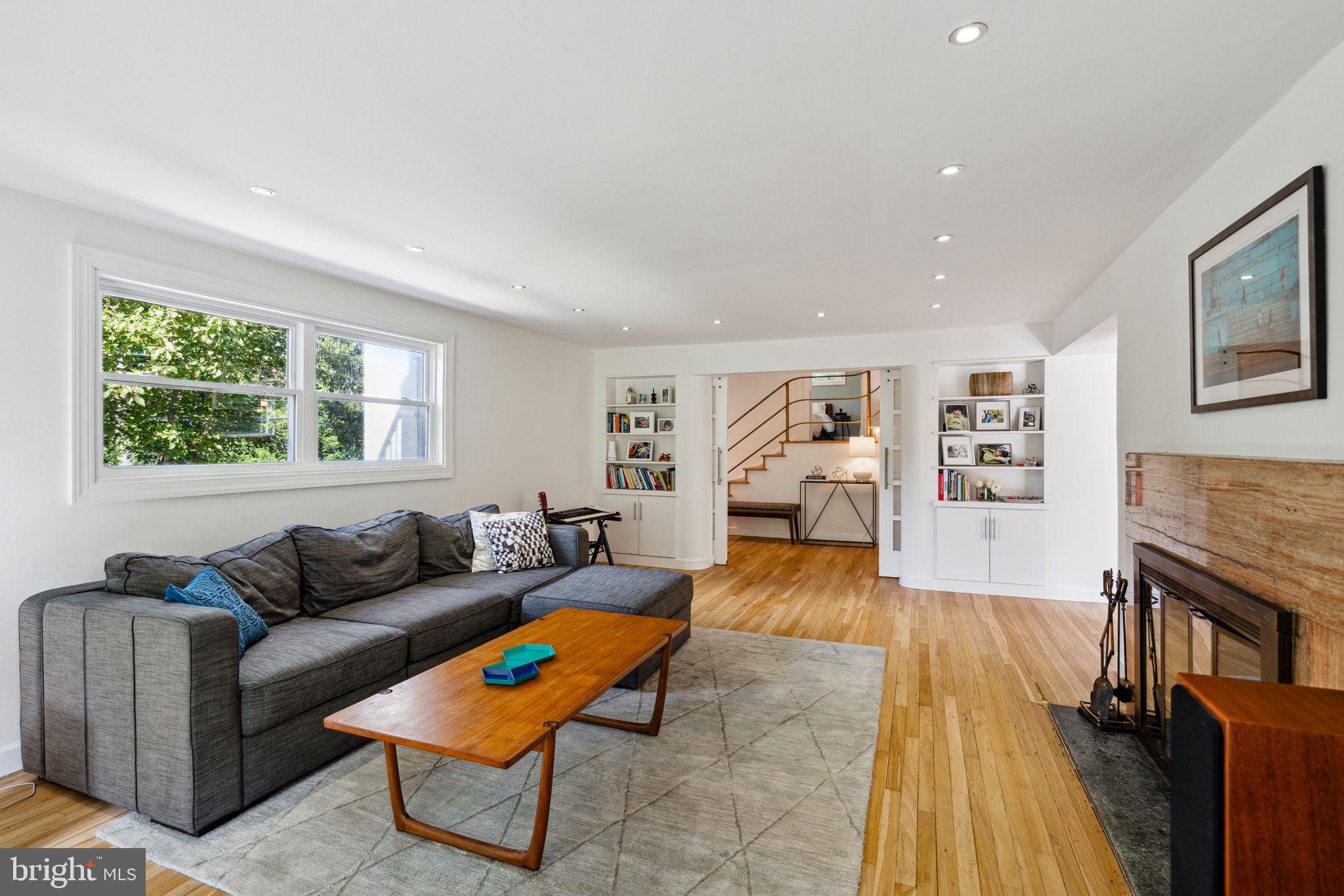 315 Gypsy Ln