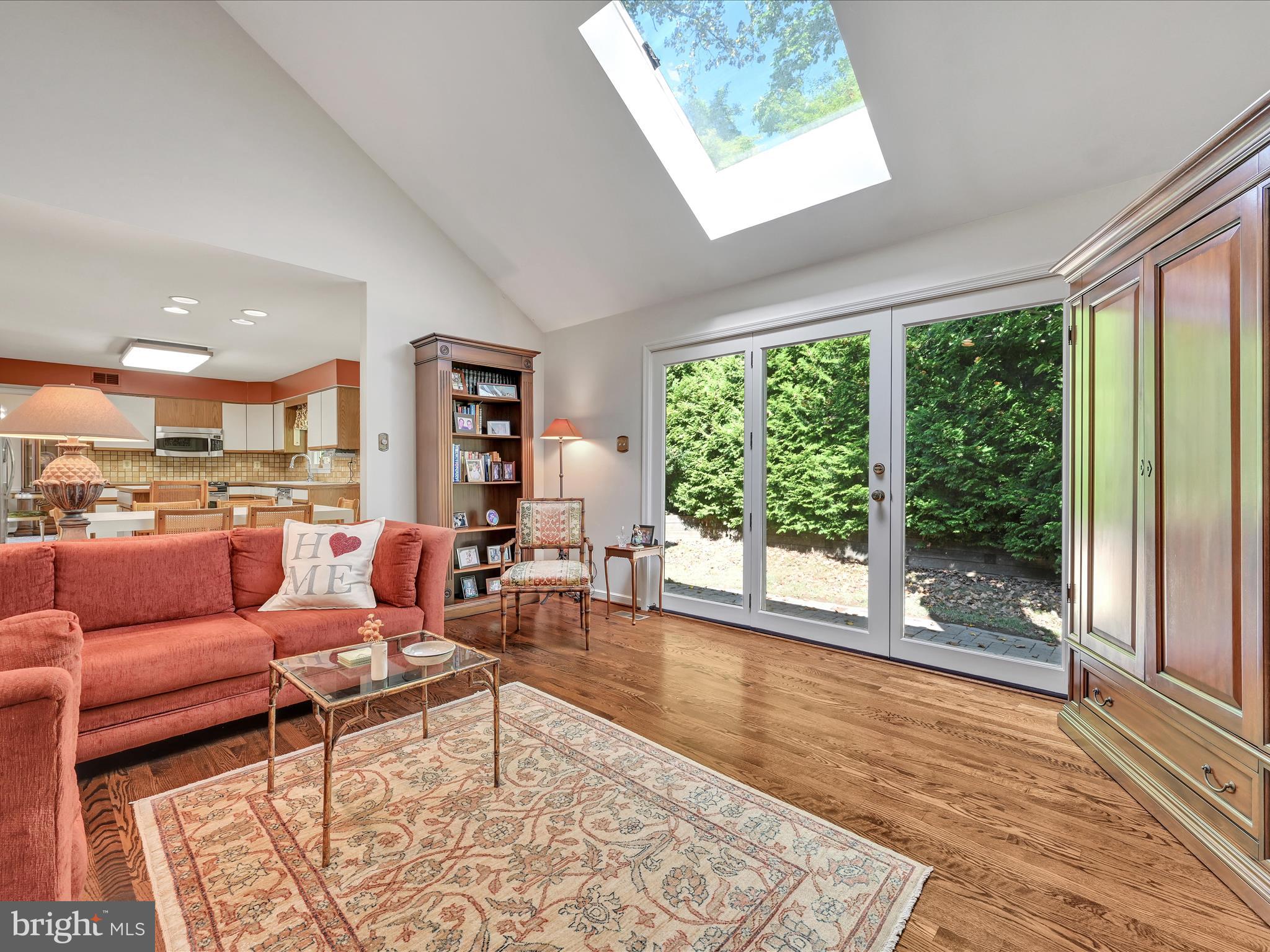 113 Foxhall Ln