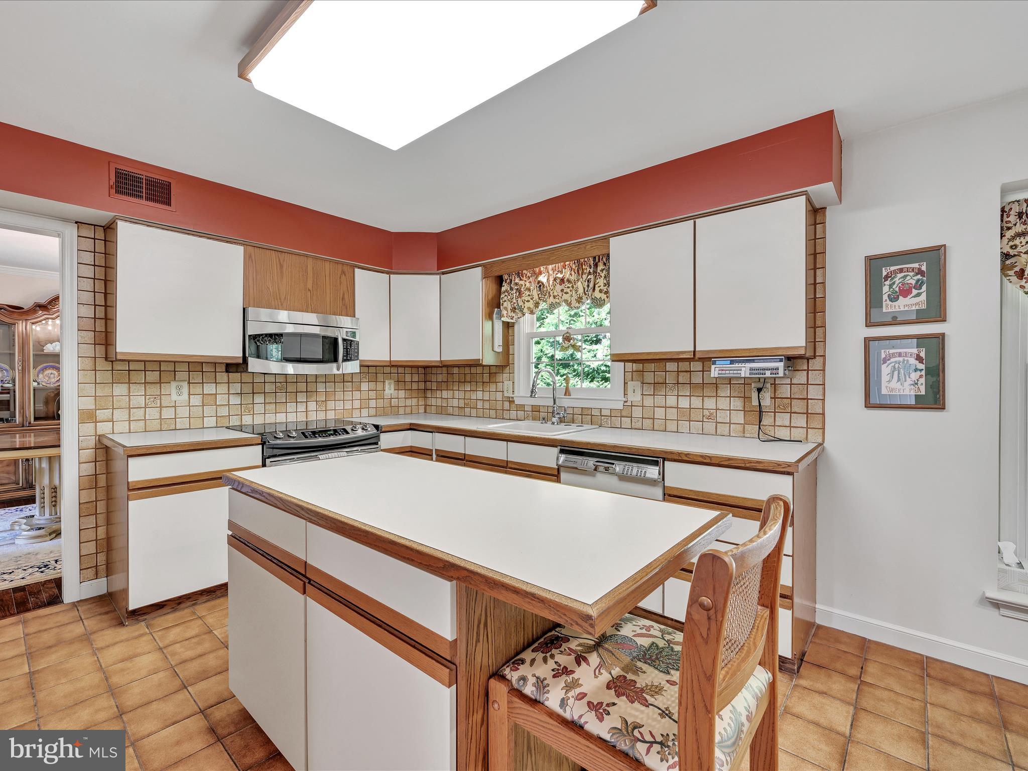 113 Foxhall Ln