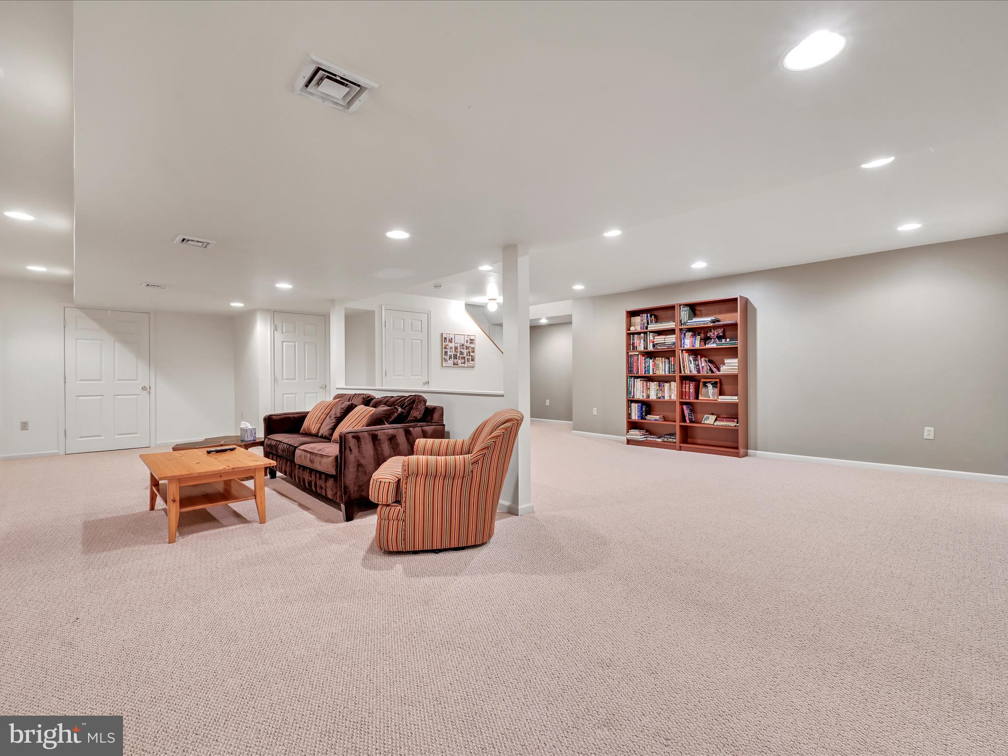113 Foxhall Ln