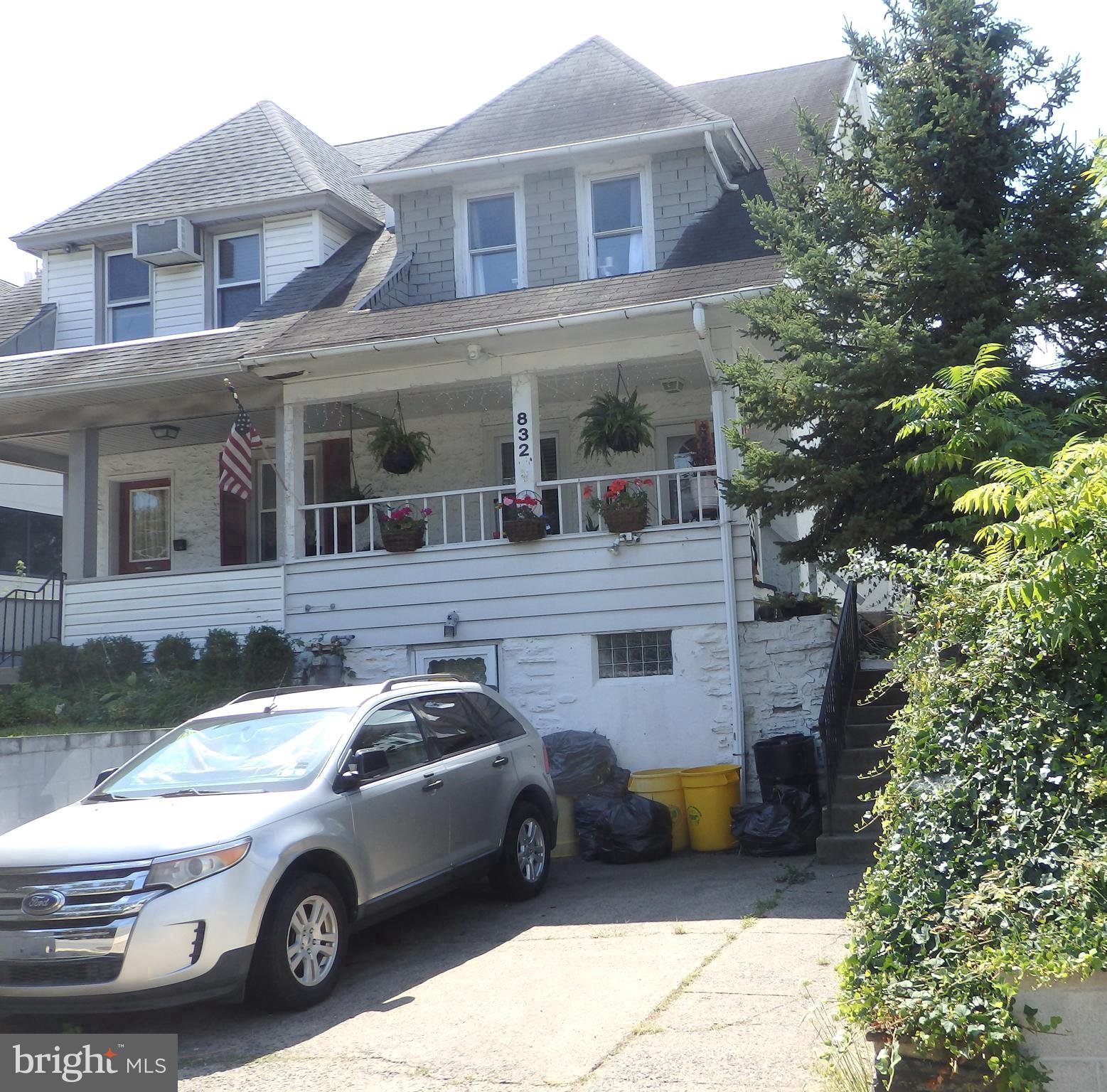 832 Montgomery Ave