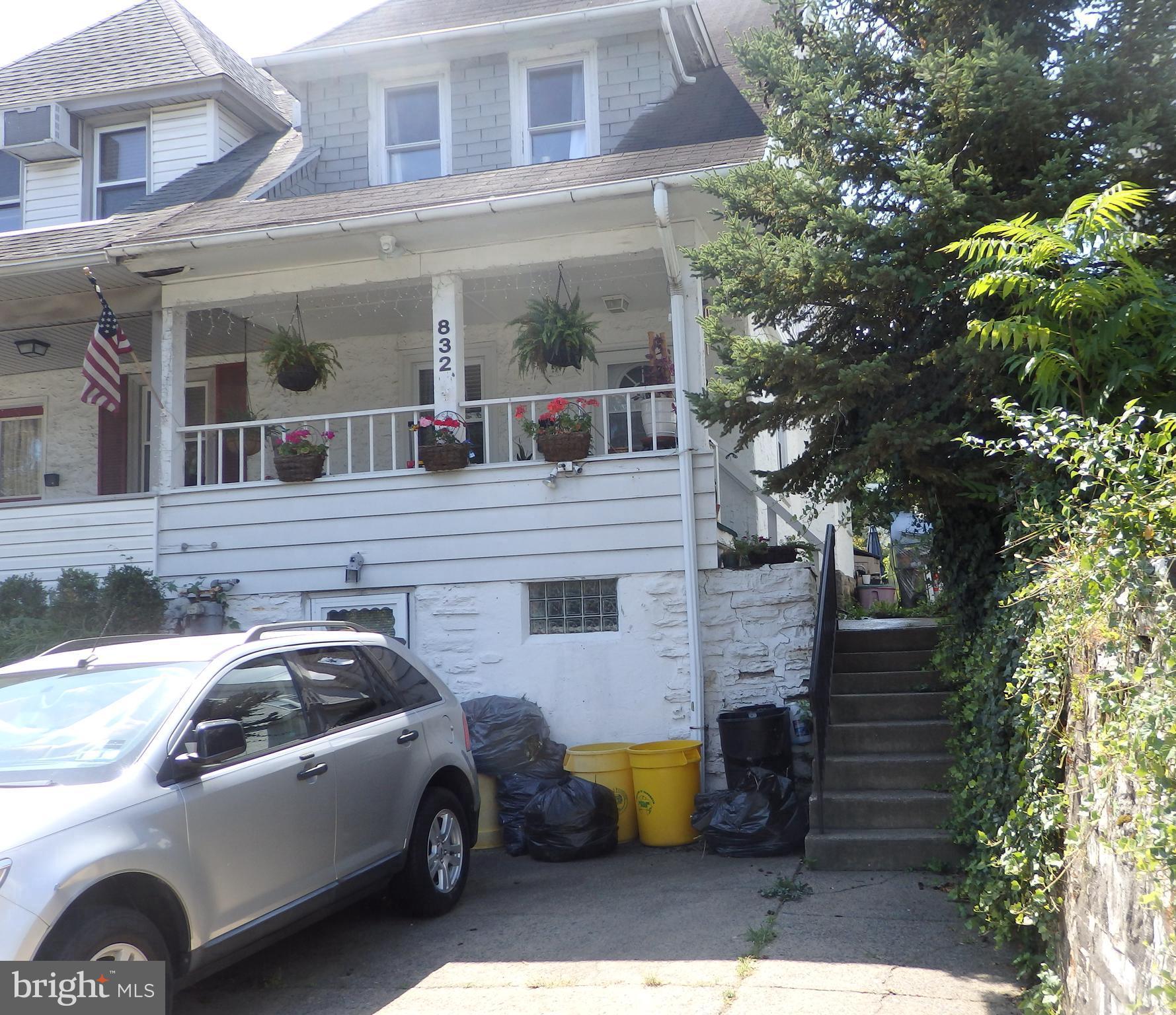 832 Montgomery Ave