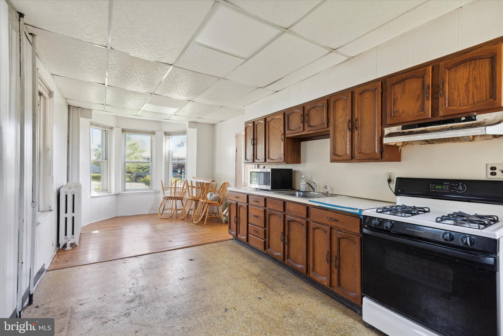 305 E 12th Ave
