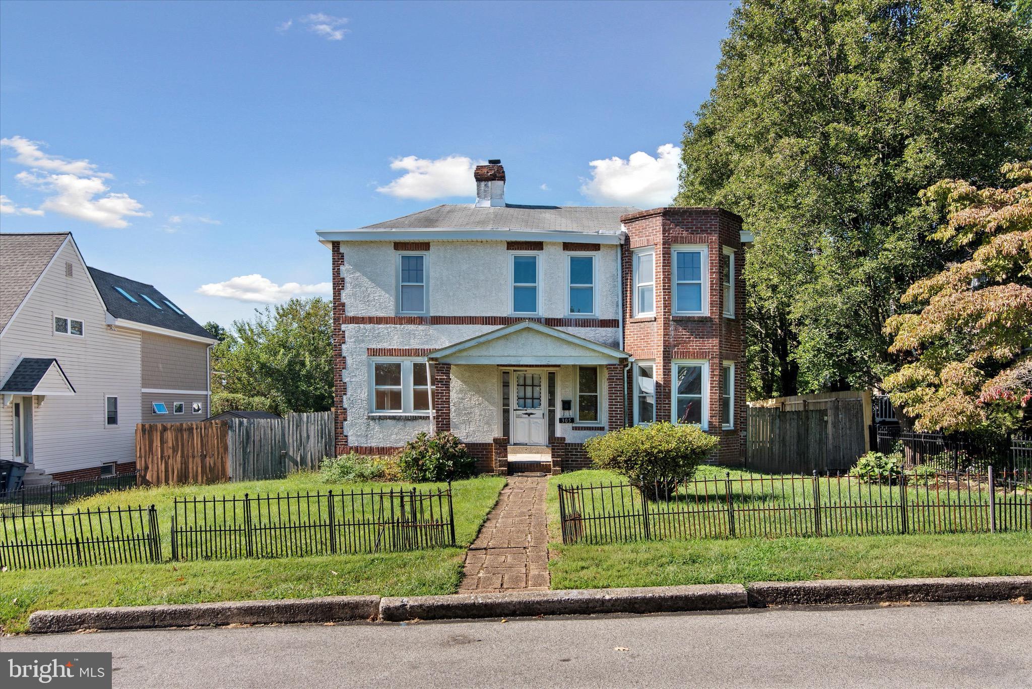 305 E 12th Ave