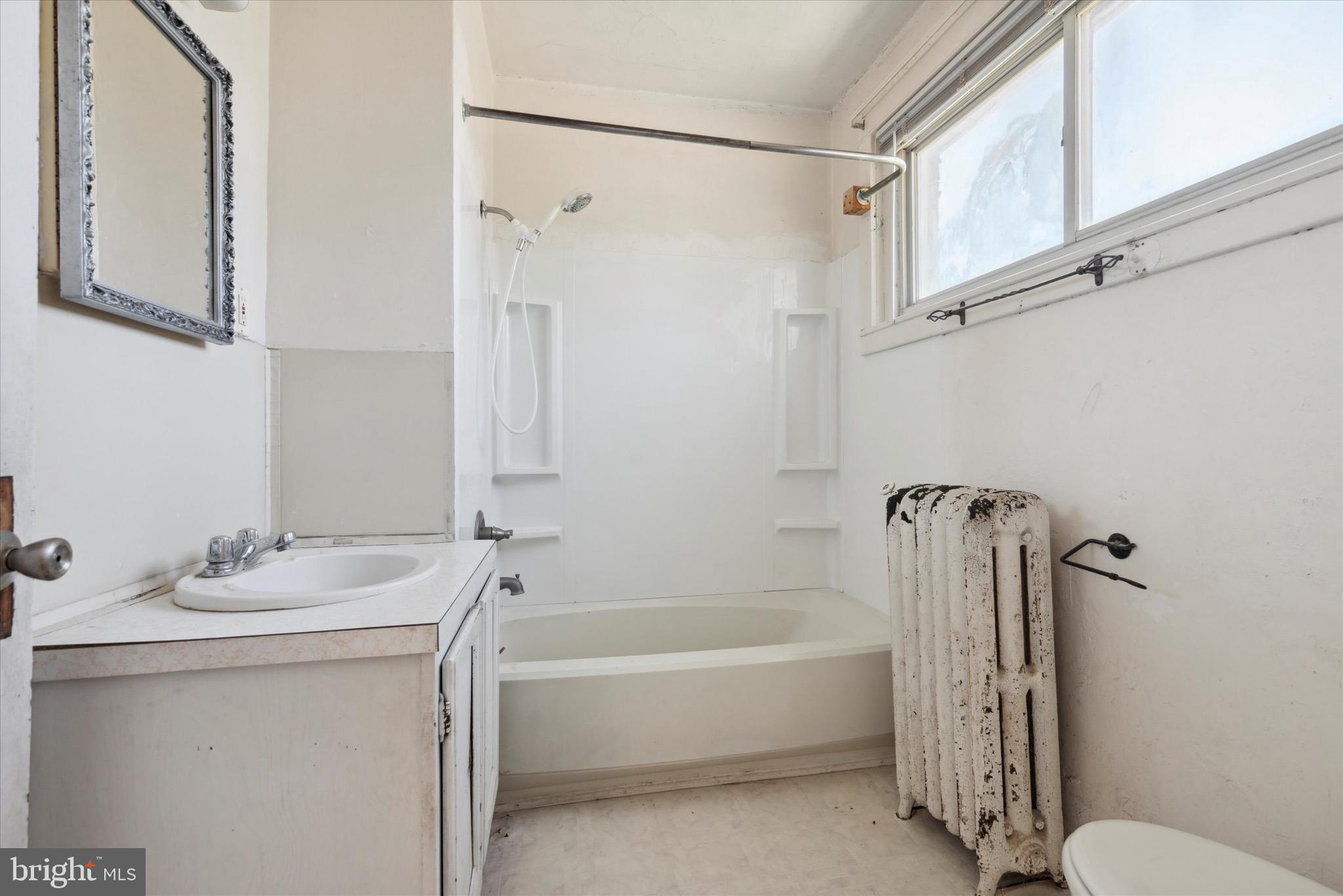 305 E 12th Ave
